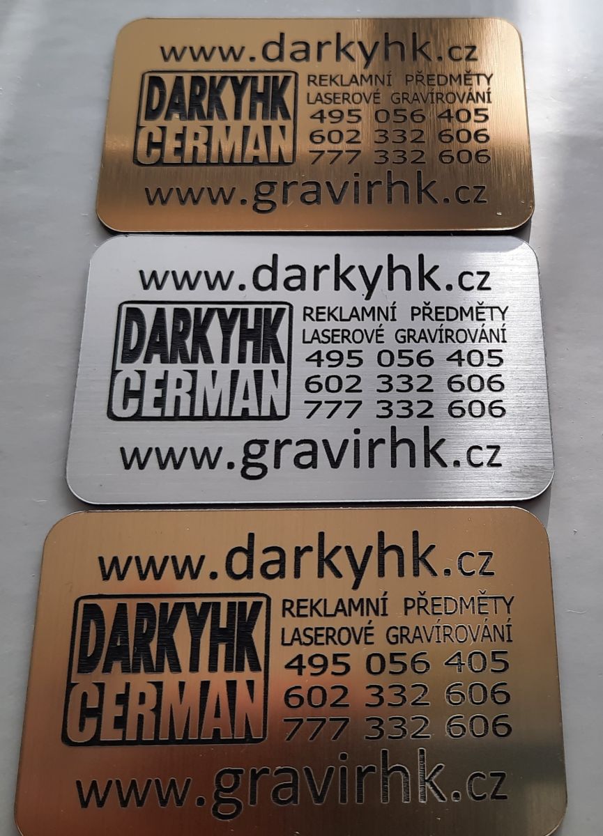 Plastový štítek - různé barvy a imitace nerezu či mosazi Plastový štítek s gravírováním